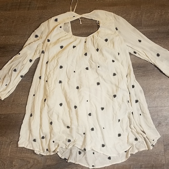 Free People Dresses & Skirts - Free People Off White Dress Embroidered print M.